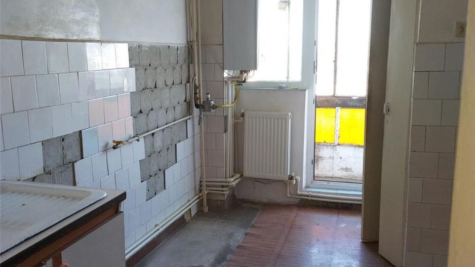 Vând apartament doua camere Micro 18 - Poză 3