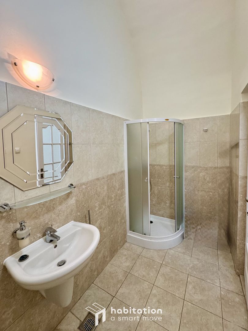 Birou renovat situat in Piata Unirii - Tribunal - Poză 16