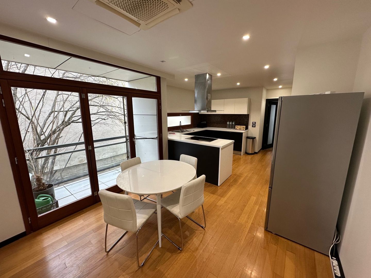 Apartament cu 5 camere în zona Brancoveanu - Poză 10