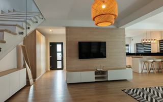 Casă de închiriat în Șelimbăr – 110 mp | 3 dormitoare | Curte amenajată - Poză 1