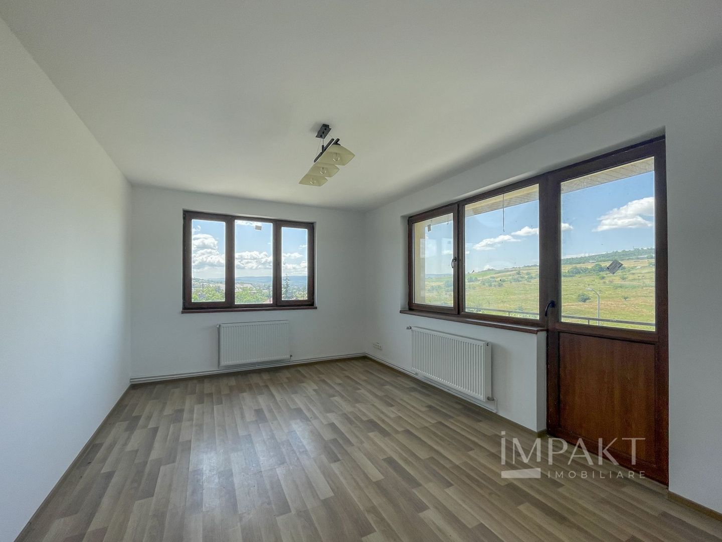 Casa individuala pe 3 niveluri pretabila pentru birouri, in cartierul Iris - Poză 6