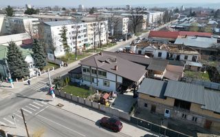 Clădire și teren de investiție, central Roman - Poză 76