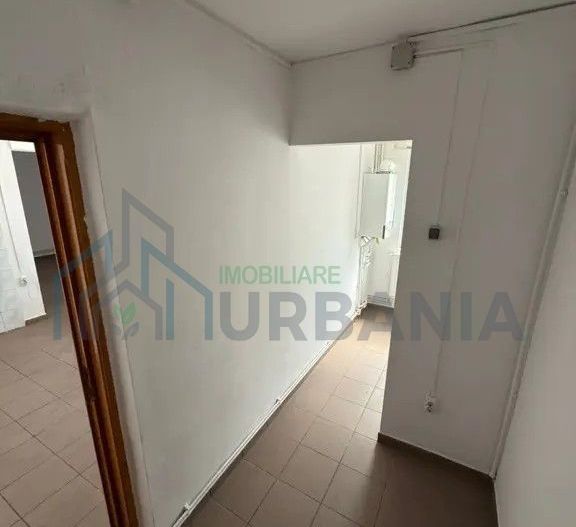 Spațiu comercial de închiriat, 58 mp, parter, stradă principală, Podu Iloaiei - Poză 3