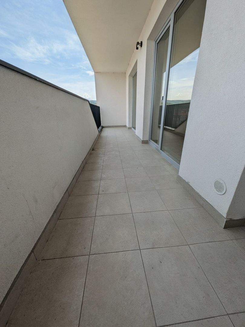Apartament cu 3 camere, zona Eroilor, Floresti - Poză 12