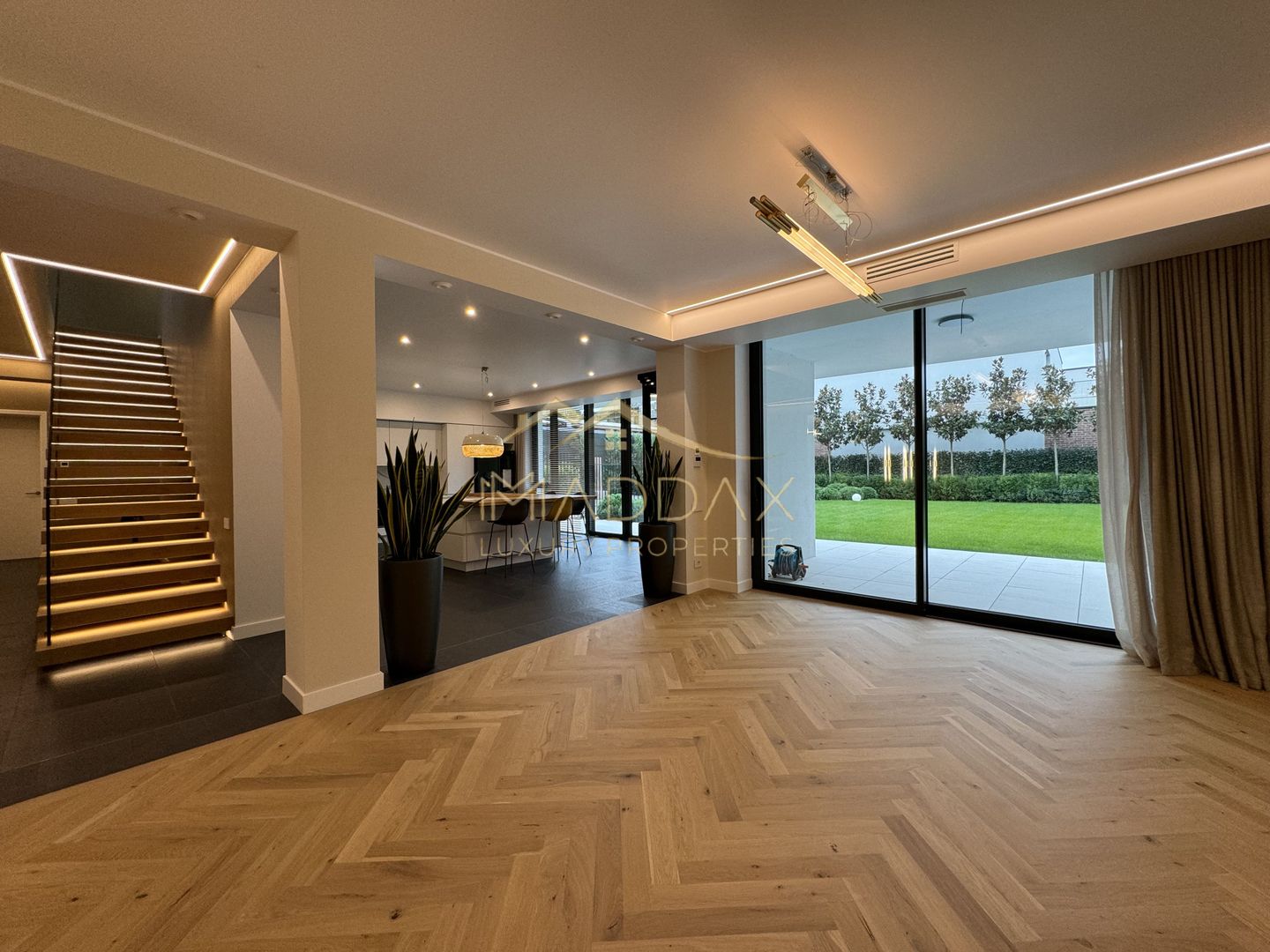 Vila LUX _6 camere_Piscina***1113 mp//Padurea Baneasa//Pipera - Poză 2