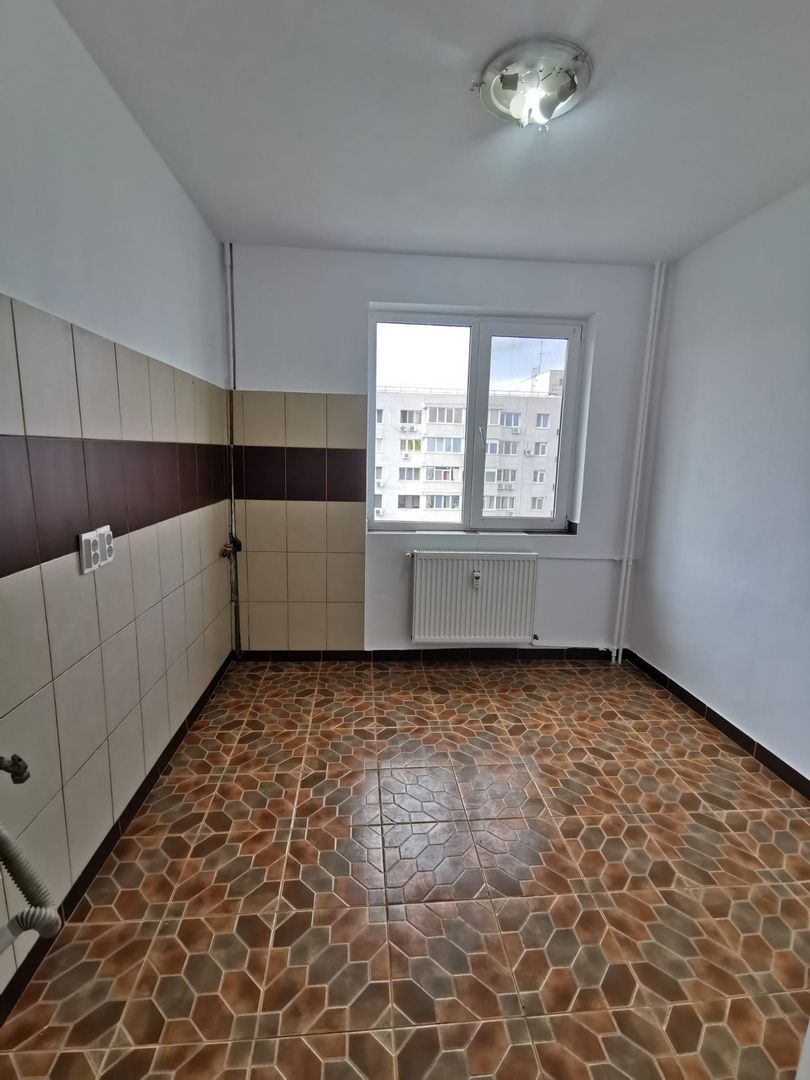 3 camere  decomandat Titan Ozana Pallady mutare imediata - Poză 1