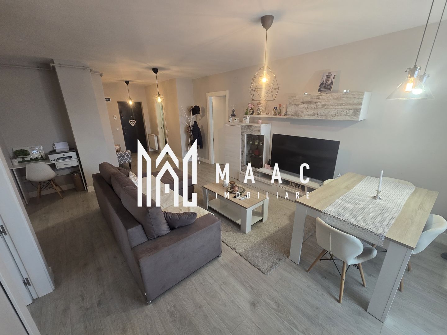 Apartament 3 camere 2 bai 2 balcoane loc de parcare subteran zona Turnisor - Poză 1
