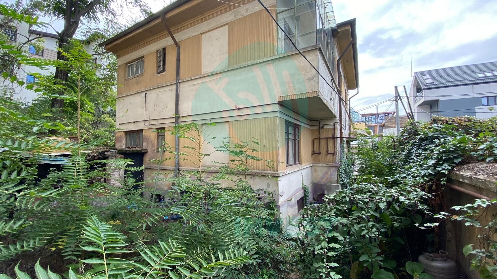 Teren 374 mp si 2 corpuri cu 7 apartamente - Poză 2
