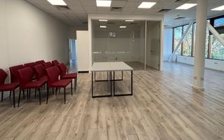 Spațiu comercial modern, zona-centrala complet amenajat pentru birouri - Poză 3