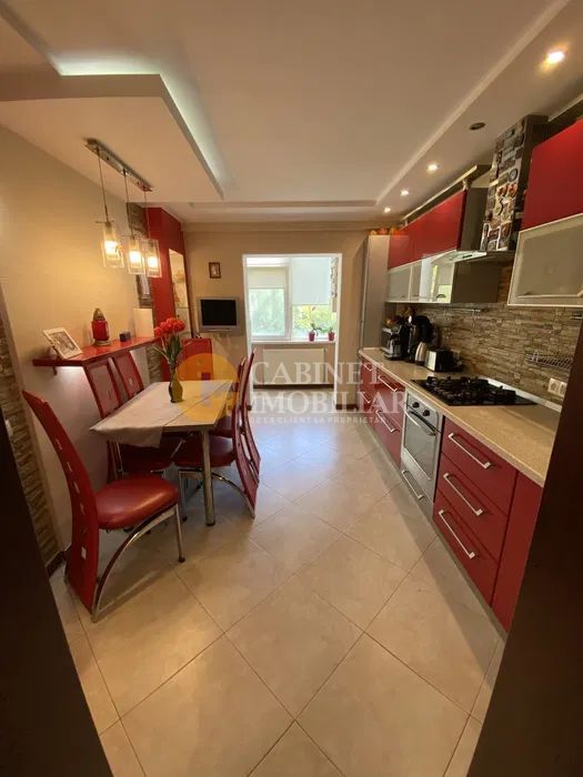 Apartament  3 Camere Decomandat - Et 1 - Bloc 1989 - Poză 2