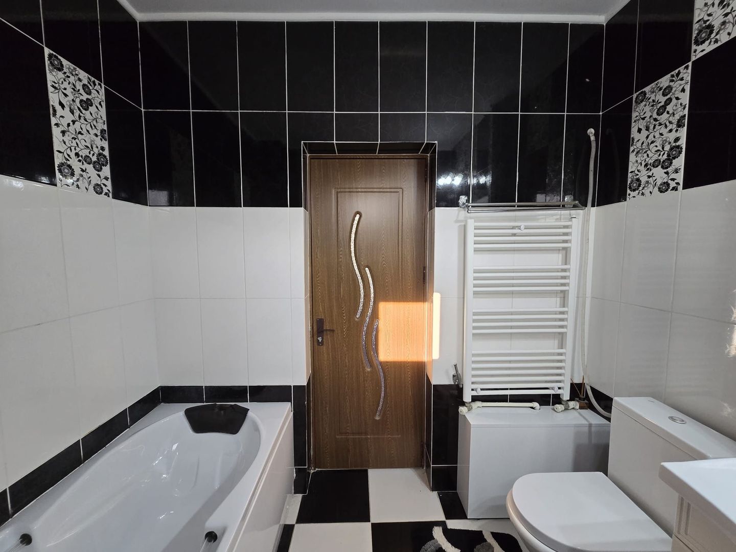 Casa D+P+E+M + Casa P+1 + Anexa | Teren 507mp | Zona centrala Mangalia - Poză 6