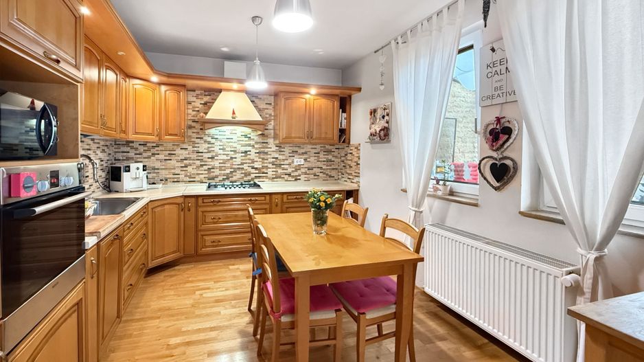 Două case separate , utilizare mixtă– rezidențial & comercial. - Poză 5