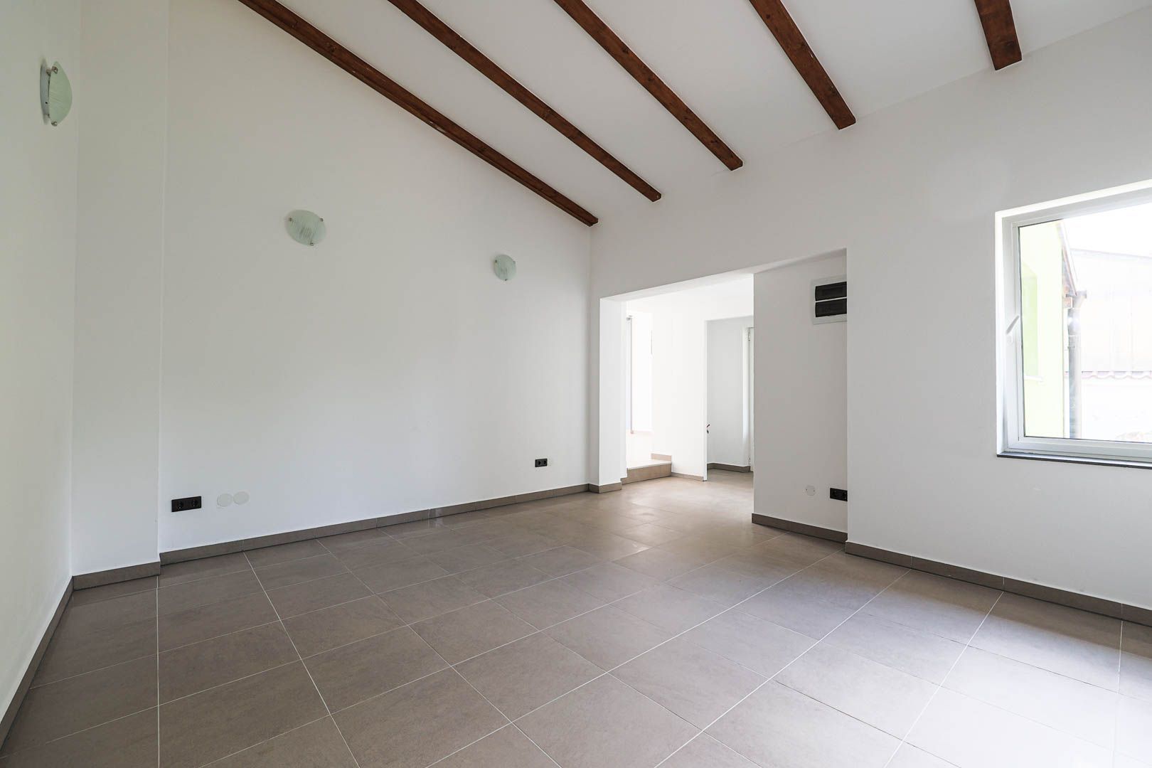 De închiriat spațiu comercial 85 mp în Grădiște – cu vitrină stradală - Poză 7