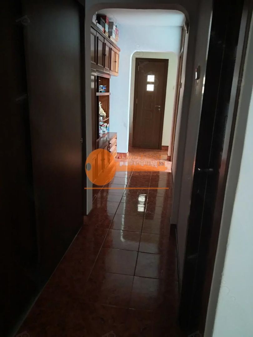 3 camere Uverturii - 1980 - Poză 6