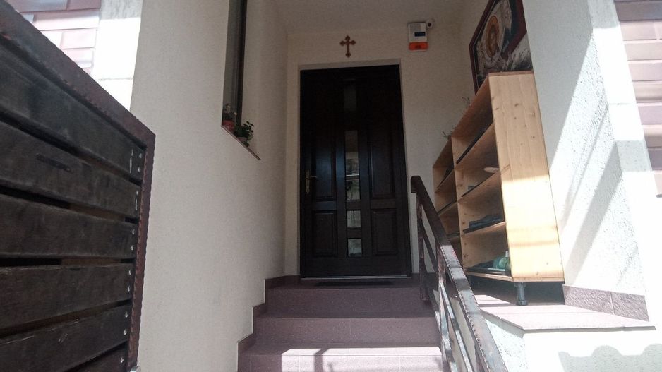 Casa unifamiliala pretabil sediu firma în cartierul  Vatra Luminoasa - Poză 1