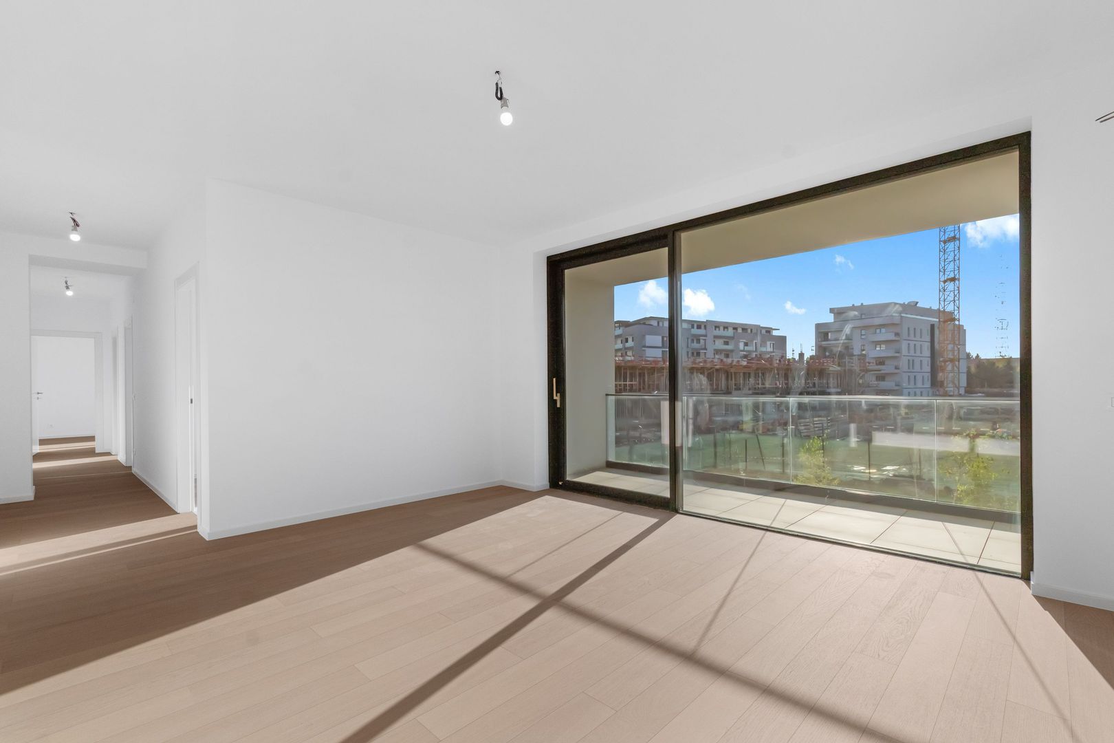 Apartament 4 camere - 112 mp - comision zero - 249000 Euro+tva - Poză 3