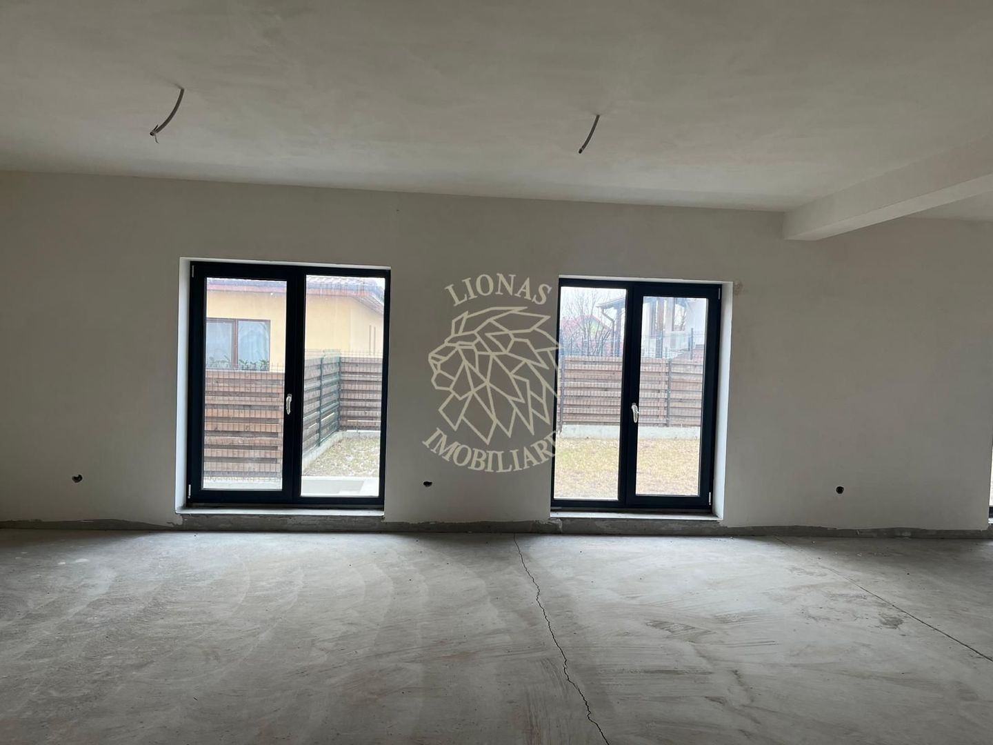 Doua case in Duplex 4 camere 183 mp-teren 295 mp-Dezmir Jud. Cluj - Poză 9