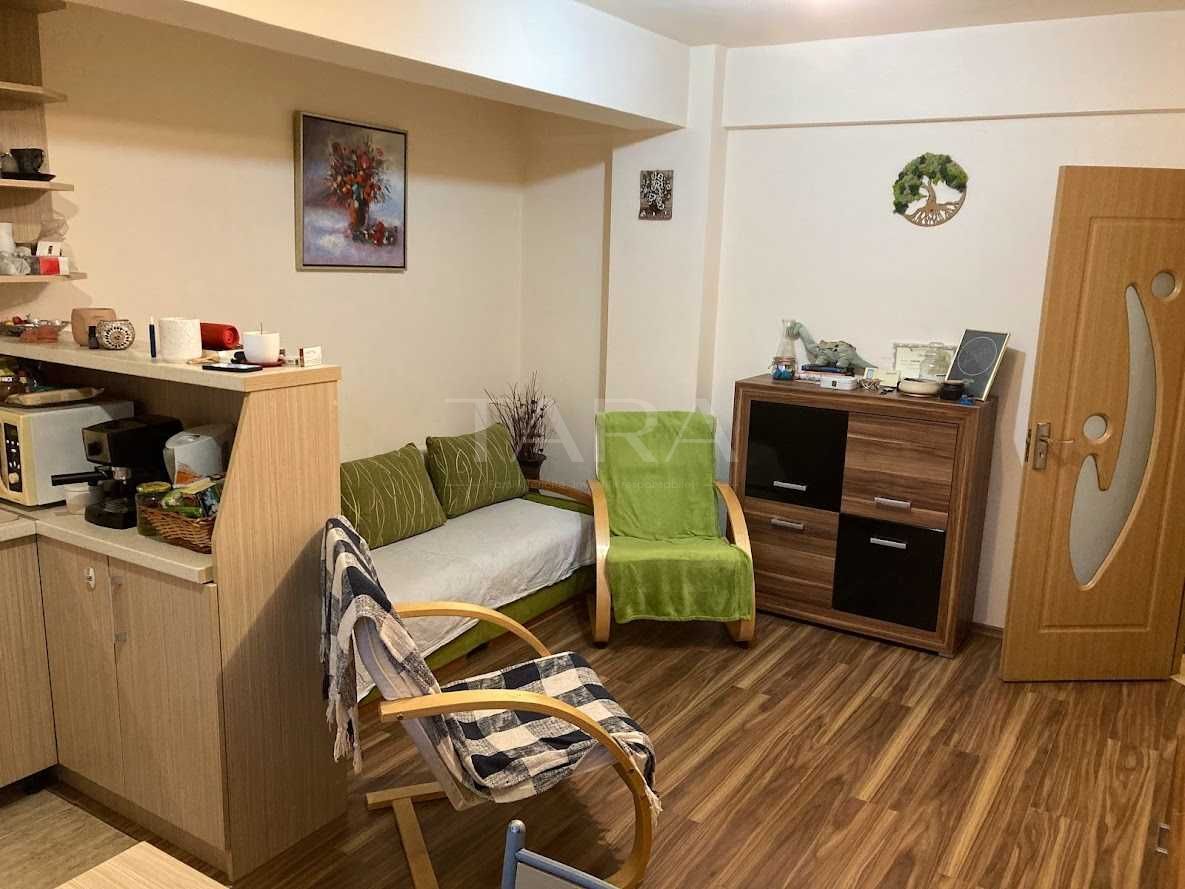 Vanzare apartament 2 camere, complet mobilat și utilat. - Poză 1