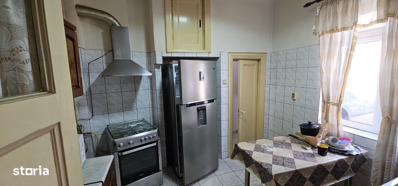 Vila P+1 Piața Muncii , strada Orzari, apartament cu 3 camere la Parer - Poză 13
