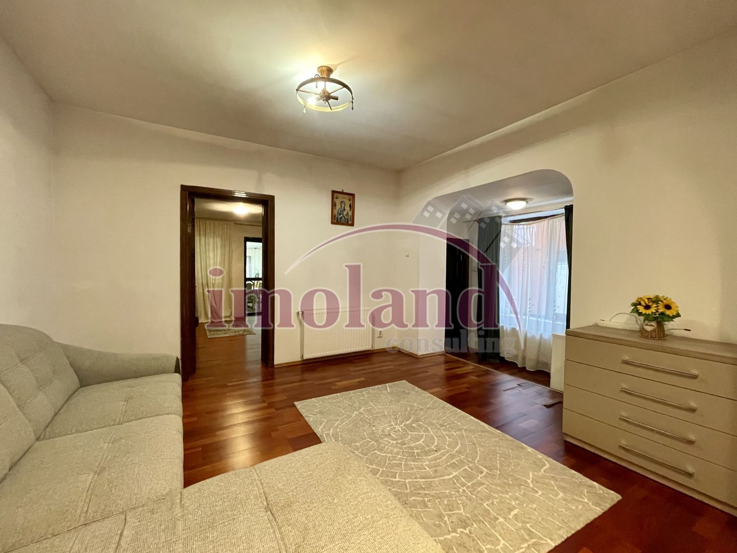 Casă parter 123 mp, complet renovată, curte generoasă, teren 400 mp - Giulesti - Poză 12