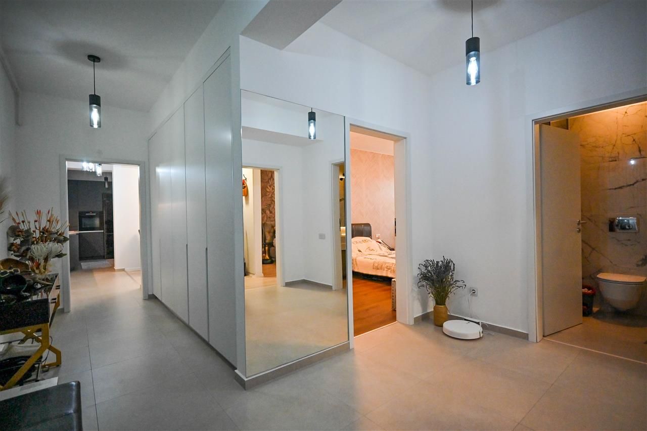 Premium Penthouse, echipat,parcare subterana,50 mp terasa,Qualis, aria Coresi - Poză 2