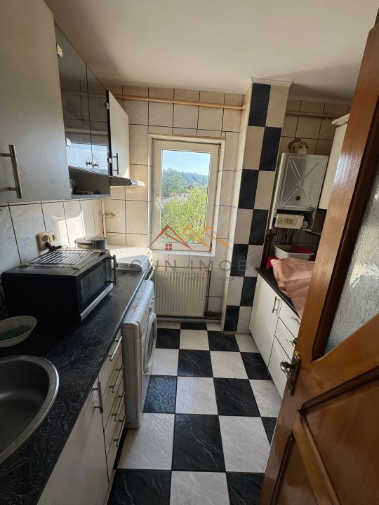 Apartament 2 camere, central, decomandat, 3/4, CT, comision 0% - Poză 1