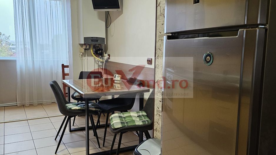 Apartament cu 3 camere, mobilat si utilat - Piata Centrala - Poză 13
