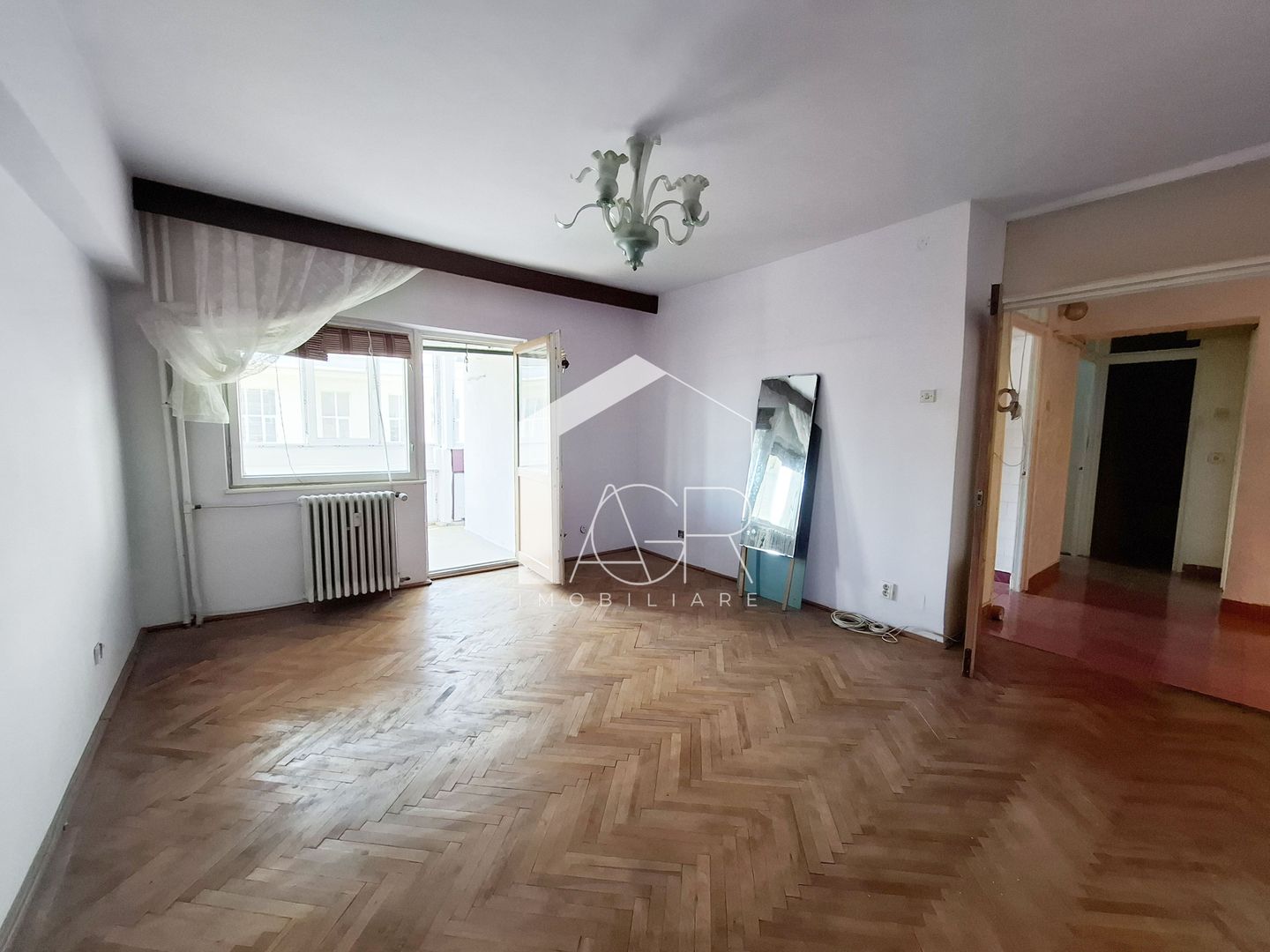 Apartament cu 3 camere, decomandat, Piata Mihai Viteazu - Poză 1