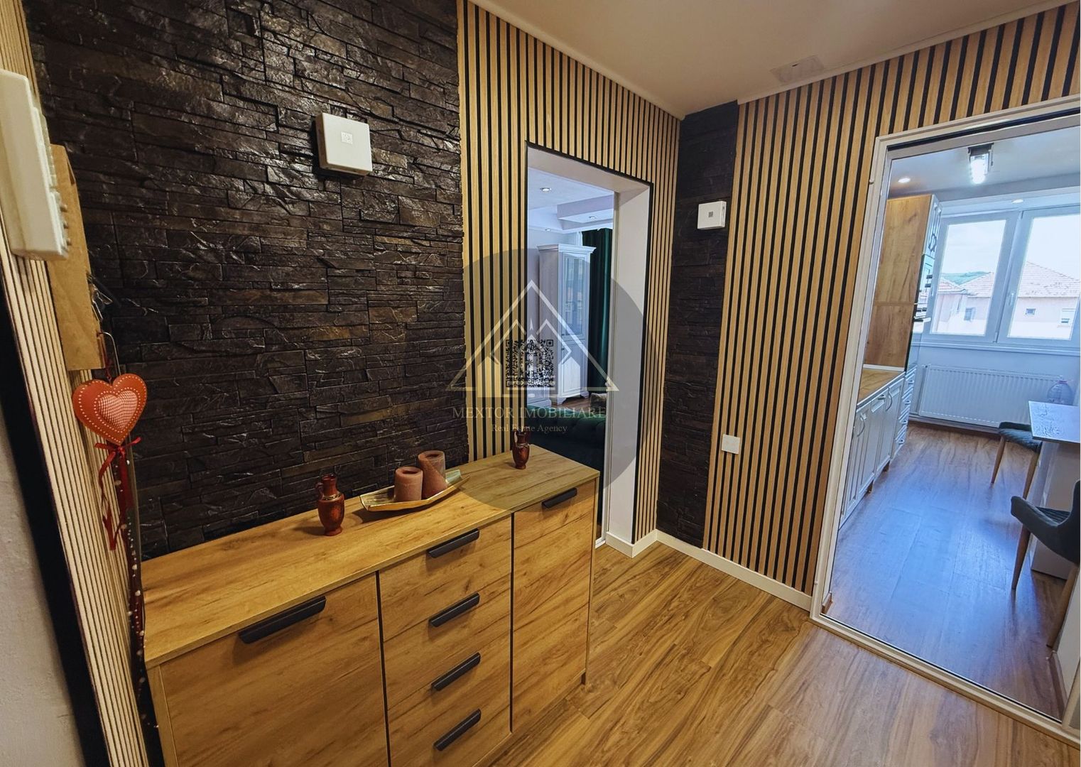 Apartament decomandat 3 camere, de vanzare - Poză 3