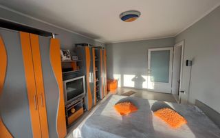 Vanzare casă cu 6 camere,  zona Someseni, central. Ideal familie. - Poză 3