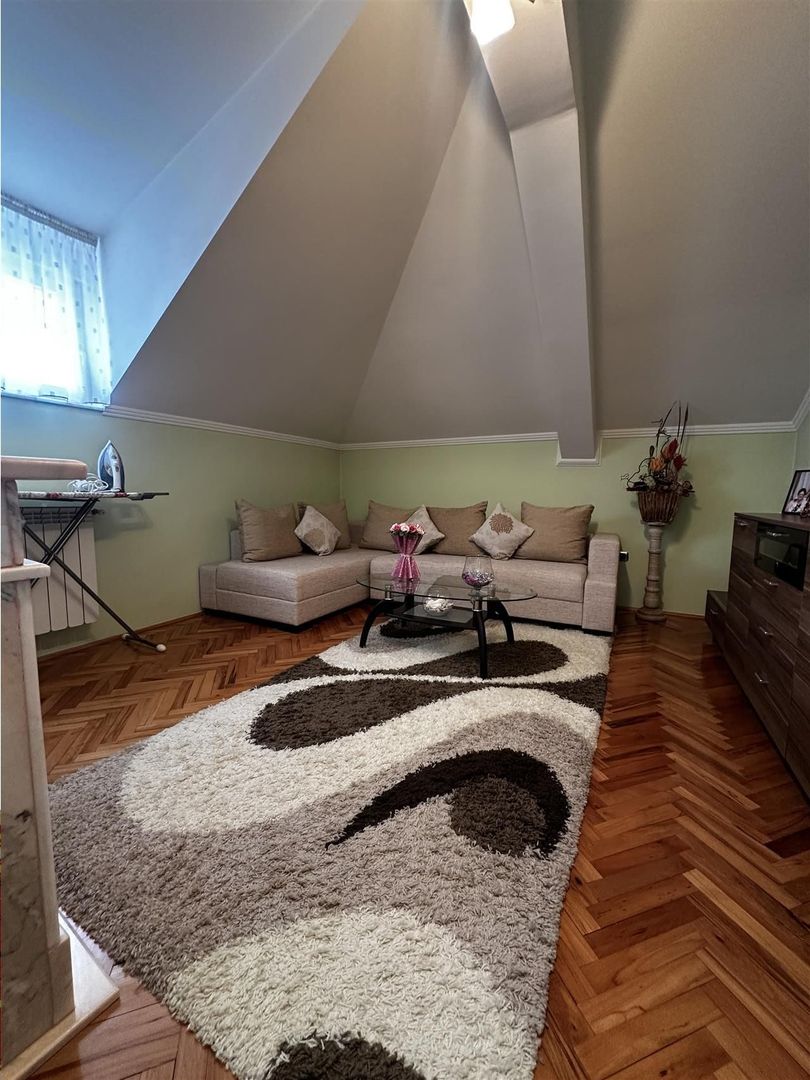 Vila lux cu piscina Sanmartin - Poză 16