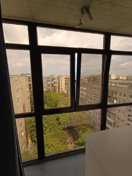 De vanzare Apartament 3 camere Tineretului, central - Poză 2