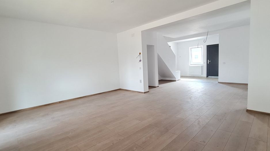 Casa finalizata intabulata in Cartier Izvor Tarlungeni Brasov - Poză 5