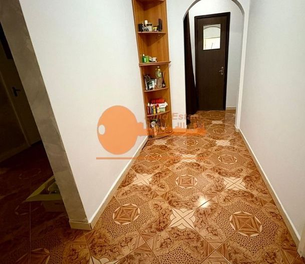 Apartament 4 Camere Centrala Propie - Poză 2