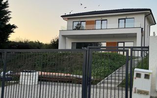 Casa individuala, teren 750 mp, Chinteni cu panorama spre lac - Poză 1