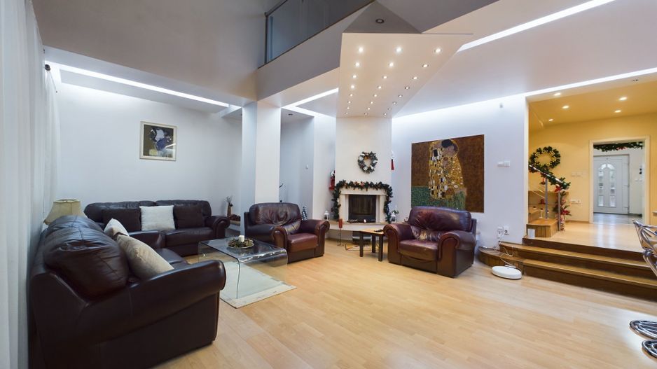 Casă situată Central în Dumbrăvița - Poză 5