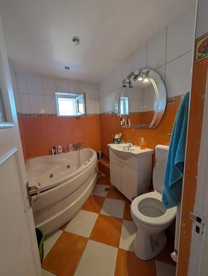 Calitate și spațiu: elegant, 90 mp, 1989, centrală proprie, parcare, priveliște - Poză 10