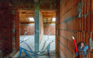 Vilă spațioasă cu vedere la pădure, la doar 15 minute de Bacău! - Poză 26