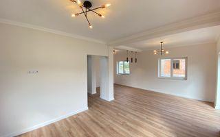 Casa intabulata, finisata LA CHEIE- Talmaciu, zona cu peisaj superb - Poză 6