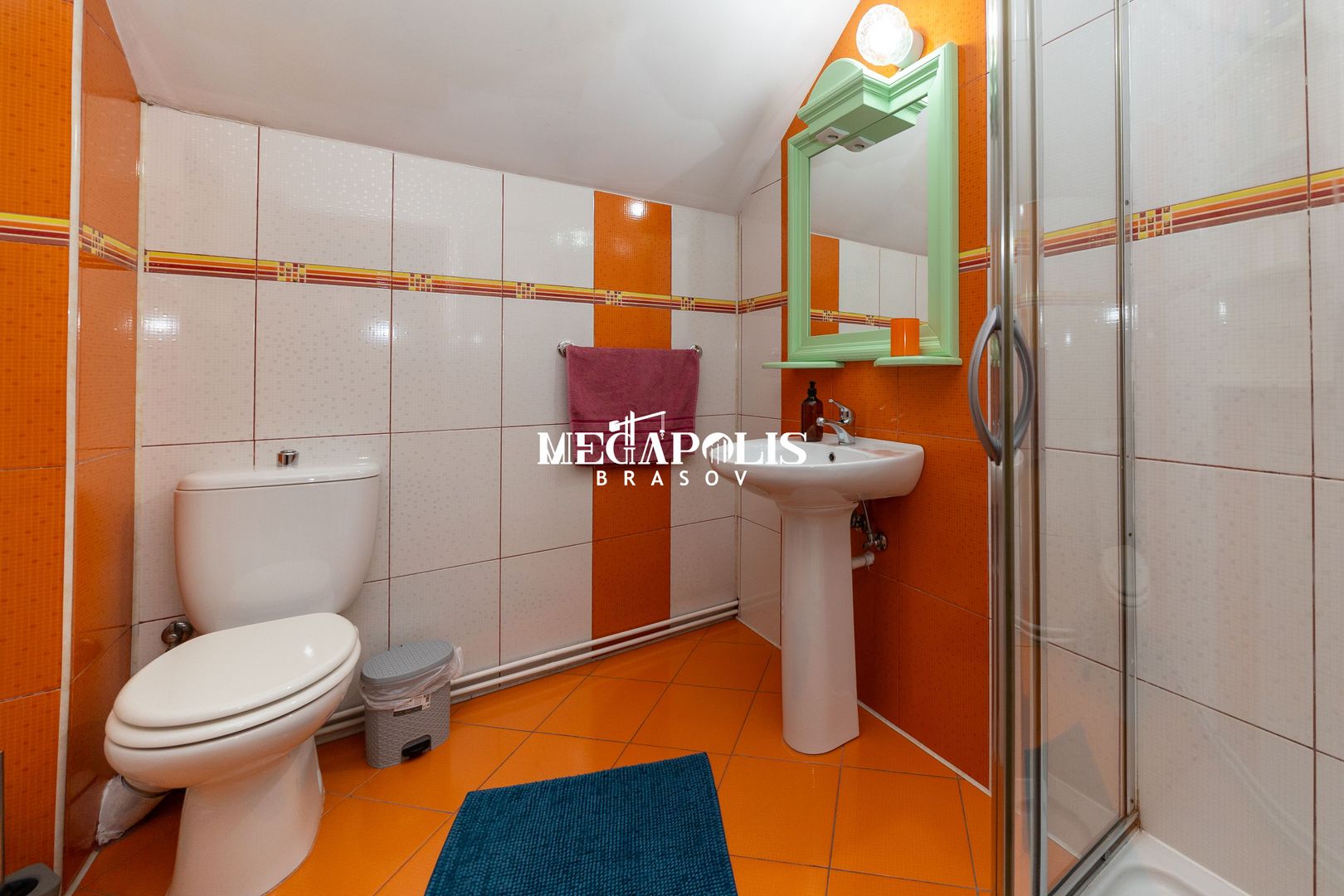 Pensiune de vânzare în Râșnov | 14 camere | 427 mp - Poză 21