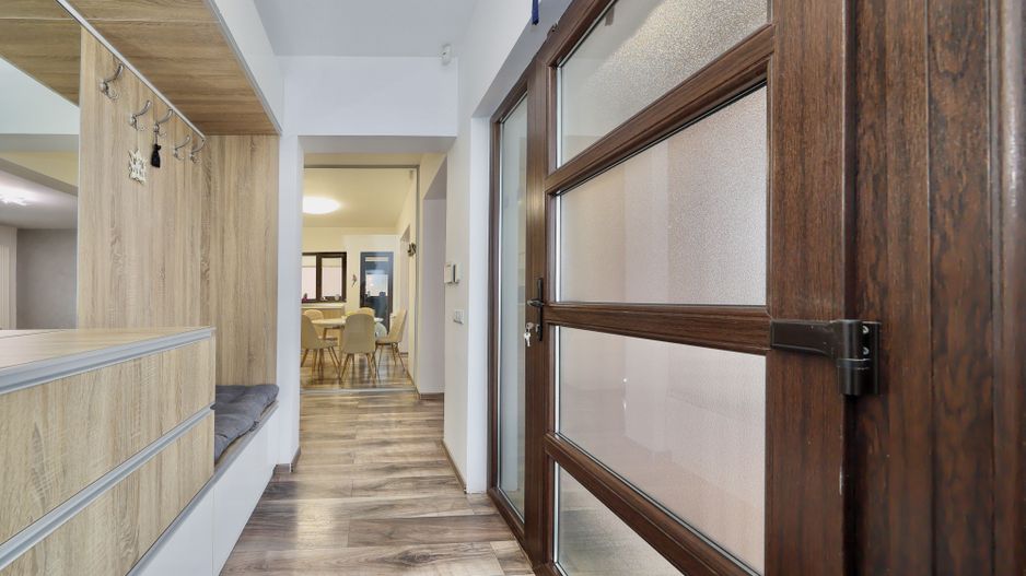 Casă individuală cu 4 camere de vânzare în Cristian, Brasov - Poză 11