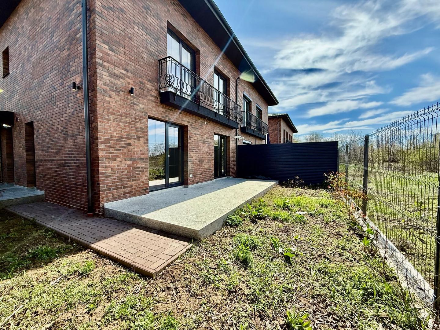 Vila urbana finalizata - te poti muta imediat. Comision 0 - Poză 12