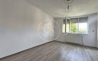 Apartament de vanzare cu 2 camere si curte in zona Centrala, Otadeaa - Poză 2