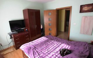 Vila spațioasă la intrare în Dumbravita - Poză 4