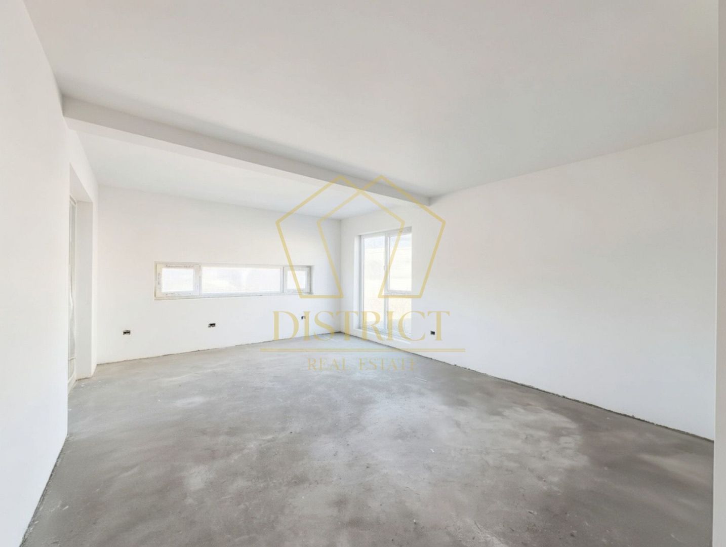 Apartament cu 3 camere si curte de 240mp | Mosnita Noua | Lidl - Poză 1