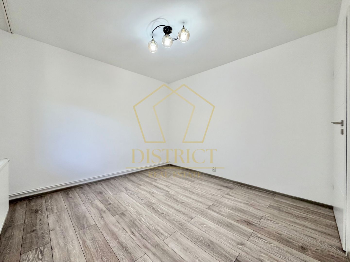 Apartament cu 3 camere decomandat la parter inalt, zona Girocului langa Lidl. - Poză 14