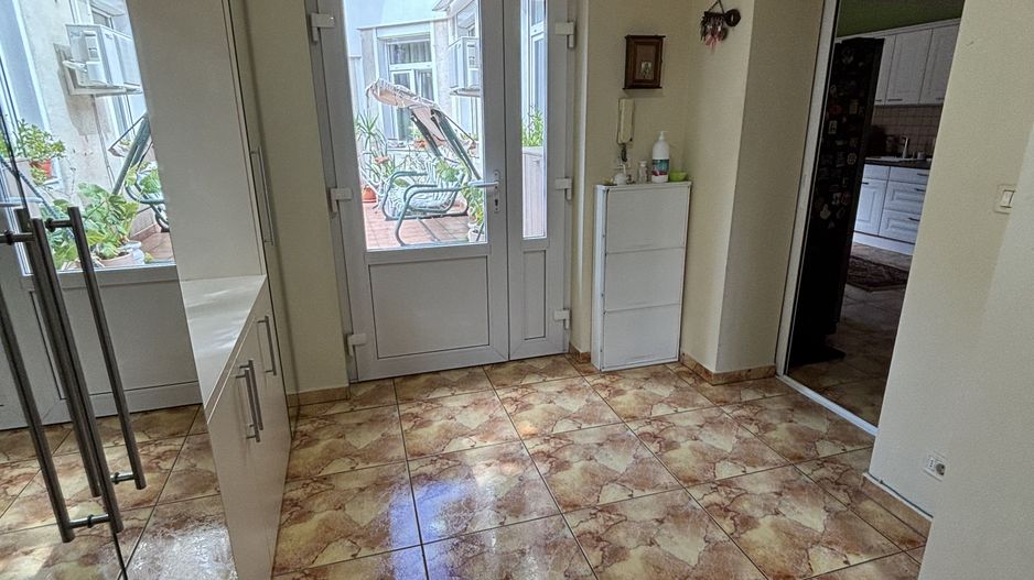 Apartament privat la casa la 5 minute de Piața Victoriei - Poză 47