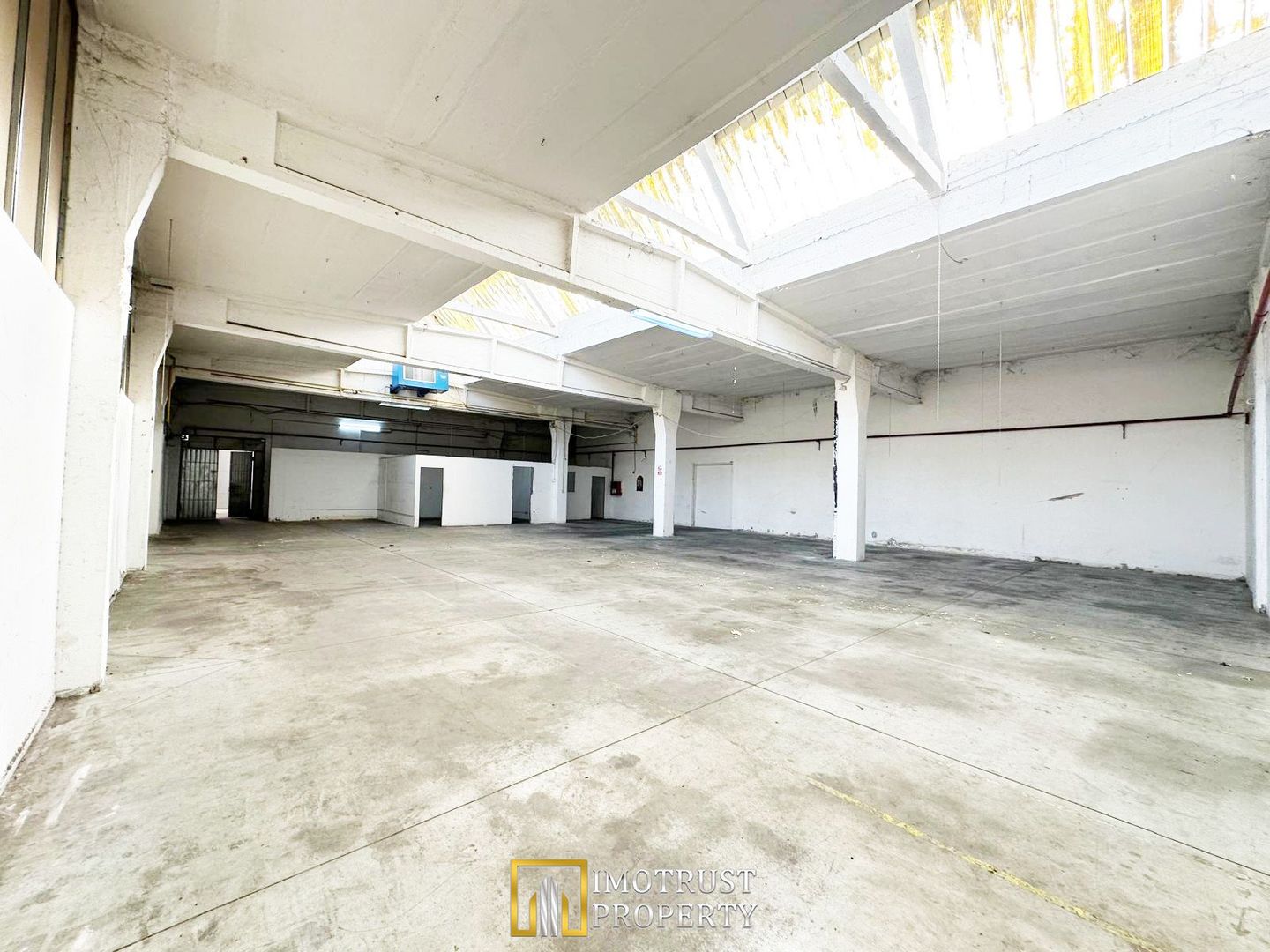 Hala industriala de inchiriat – 417 mp – zona centrala Arad - Poză 2