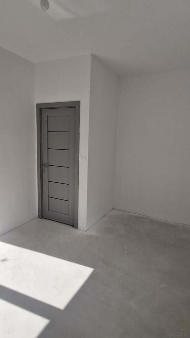Casă / Vilă cu 4 camere de vânzare în Mosnita Noua - Poză 3