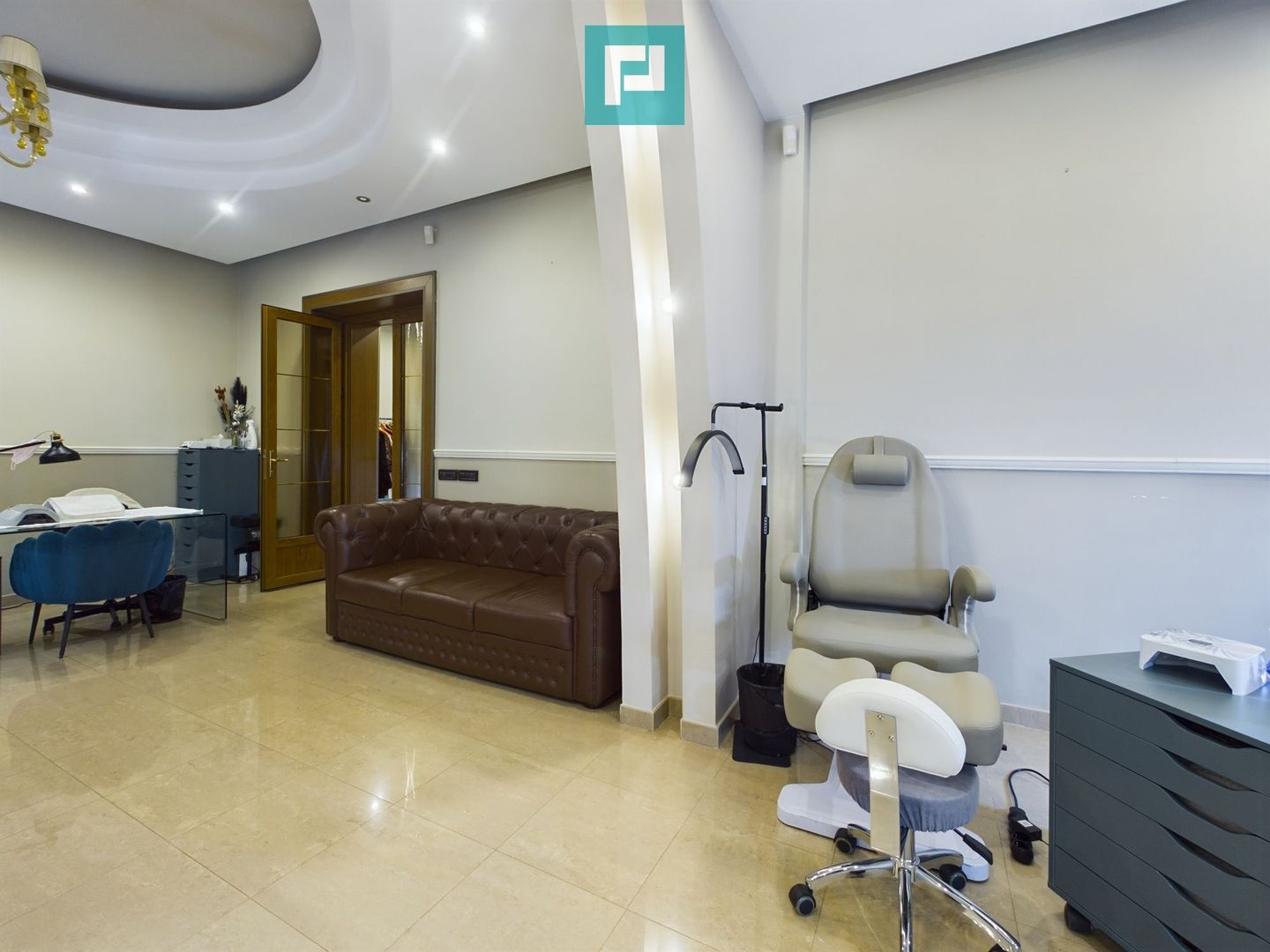 Post manichiură în salon Ultracentral - Poză 6